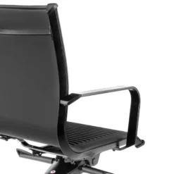 Poltrona da ufficio design Brenton, schienale basso, struttura nera, ecopelle