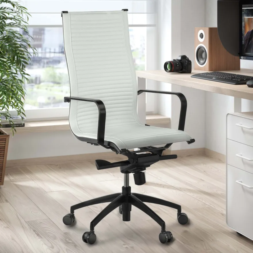 Poltrona da ufficio design Brenton, schienale alto, struttura nera, ecopelle
