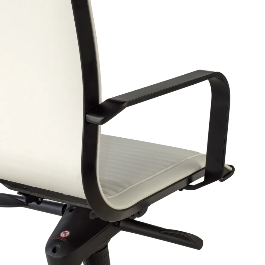 Poltrona da ufficio design Brenton, schienale alto, struttura nera, ecopelle