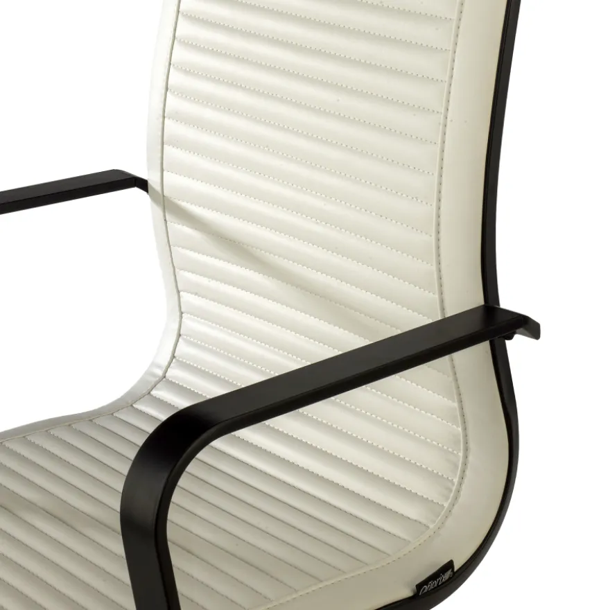Poltrona da ufficio design Brenton, schienale alto, struttura nera, ecopelle
