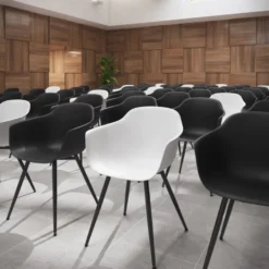 Sedia Conferenza Alice, 4 gambe, design avvolgente