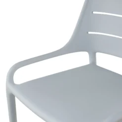 Sedia impilabile in polipropilene Helda, schienale avvolgente