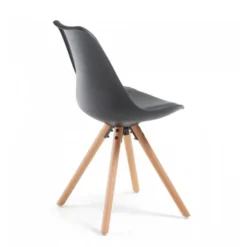 Sedia scandinava Norway, design, gambe in legno