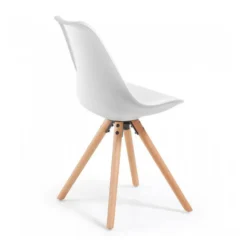 Sedia scandinava Norway, design, gambe in legno
