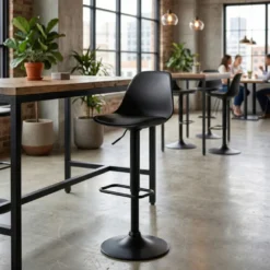 Sgabello alto Norway con gambe in metallo, design moderno